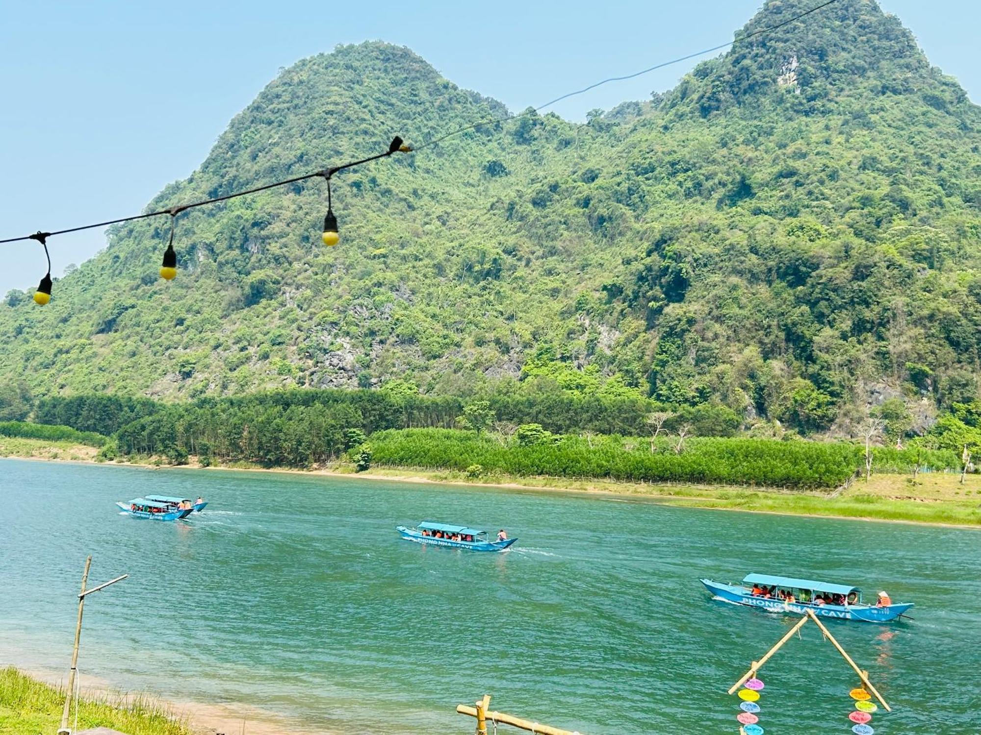 Son River House Фонг Нха Екстериор снимка