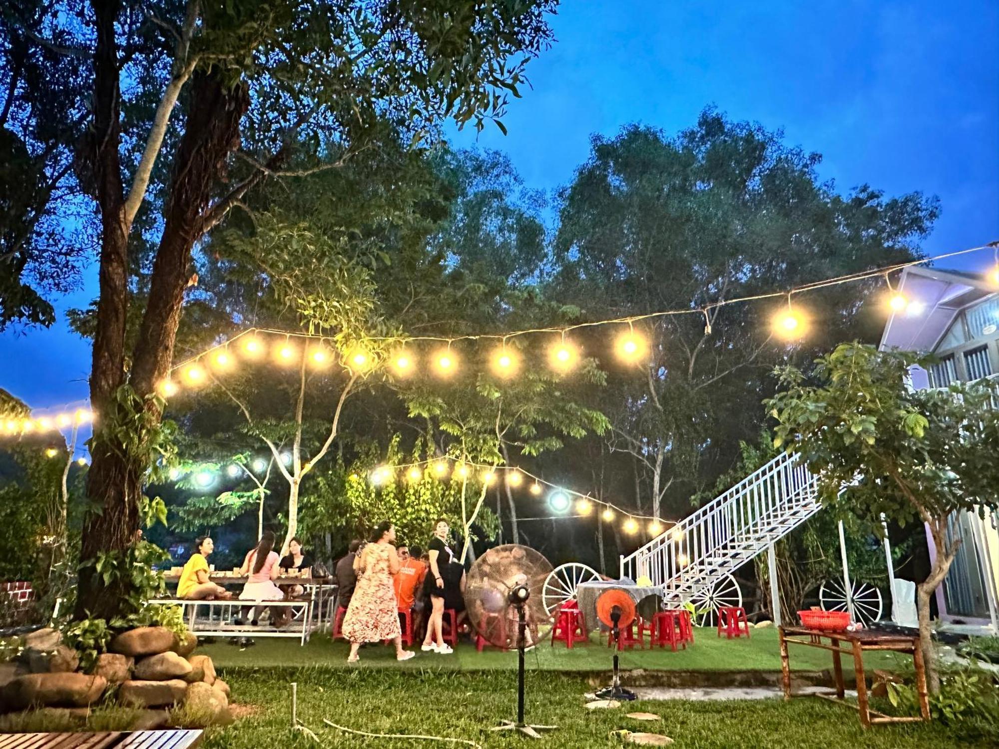 Son River House Фонг Нха Екстериор снимка