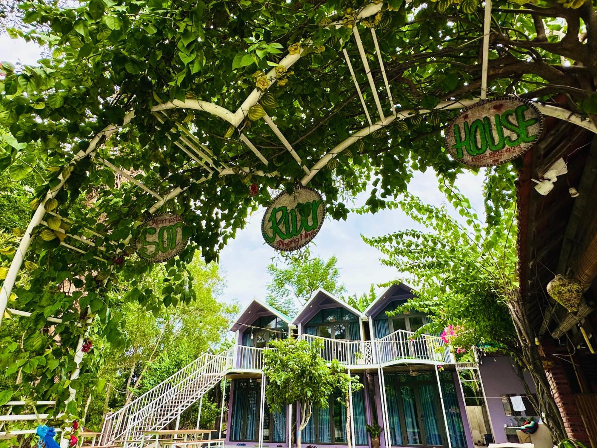 Son River House Фонг Нха Екстериор снимка